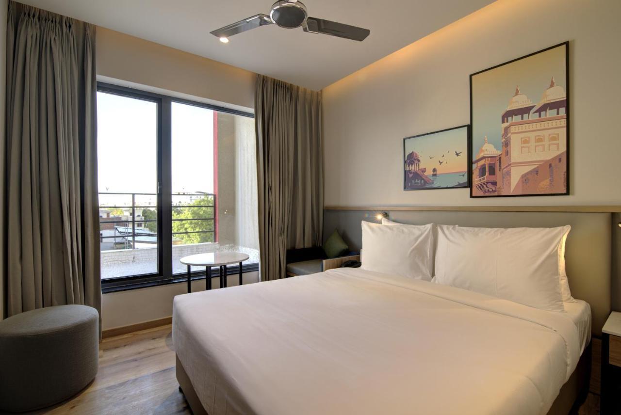 7 Apple Hotel Pratap Nagar, Jaipur Buitenkant foto